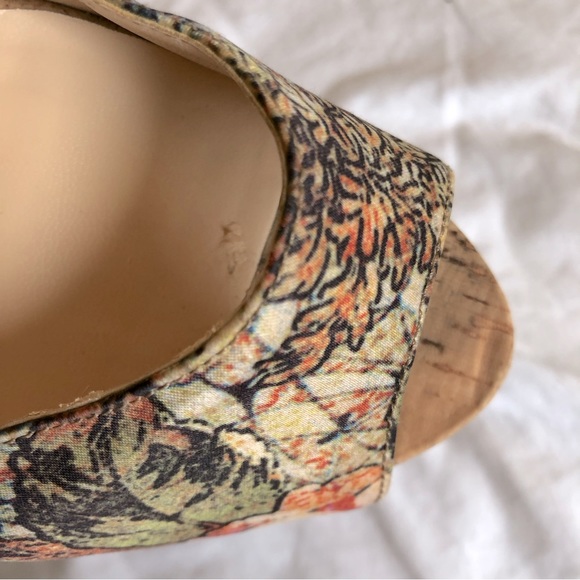 GUESS Gwaero3 Cork Platform Slingback Heels - Picture 14 of 16